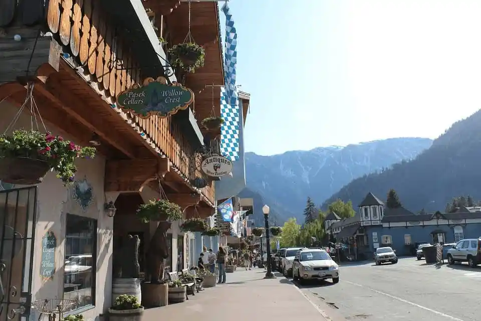 downtown Leavenworth mountains in the background